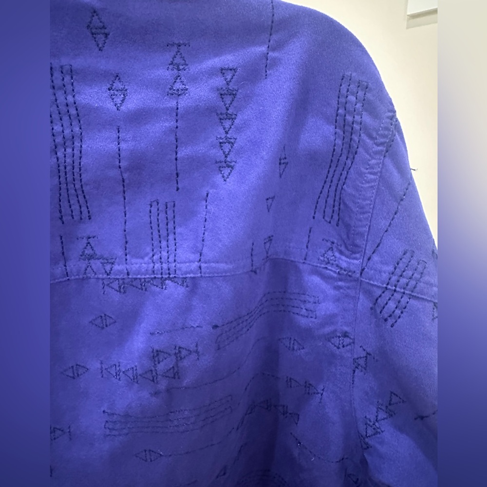 Chico’s Design Cobalt Blue Button Front Blouse Embroidered - Picture 6 of 6